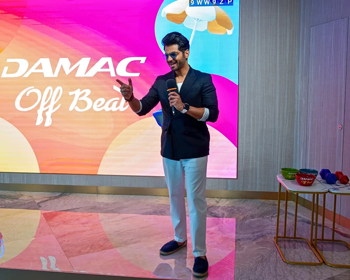 Karan engaging the crowd 1